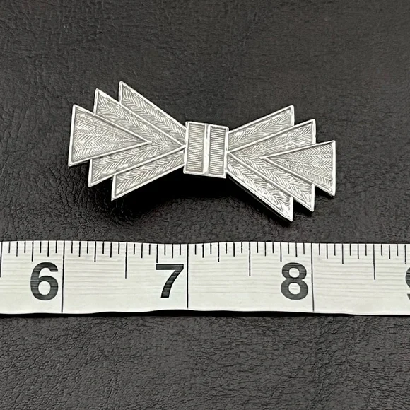 🔴SOLD🔴 Vintage Native American sterling silver intricately stamped earrings - Picture 6 of 7